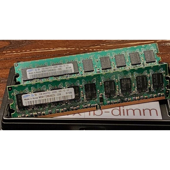 D6502 Samsung M391T2953EZ3-CE6 2x1GB PC2-5300E DDR2-667 2RX8 ECC DIMM Memory - Picture 2 of 5